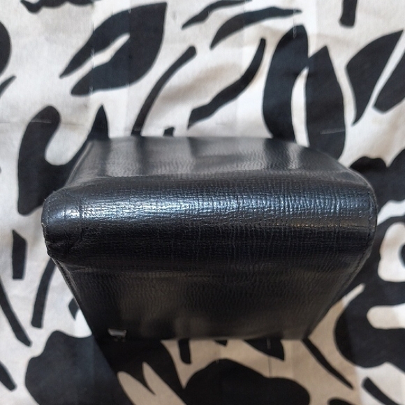 Gucci Wallet Black Leather with Silver Accent - Picture 9 of 11